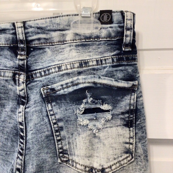 Elite Jeans Queen Collection High Rise Distressed Denim Bermuda Shorts Size 9 - Picture 11 of 14